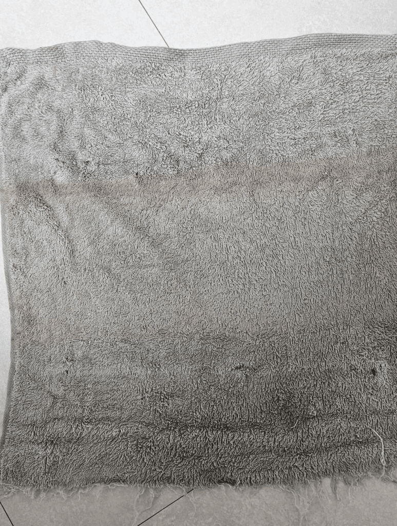 먼지투성이 걸레